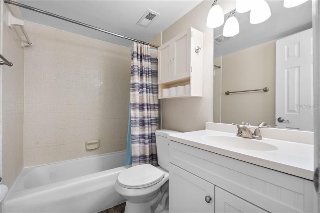 507 Northwest 39th Road, Unit 110 Gainesville, FL 32607 - Photo 18 of 27