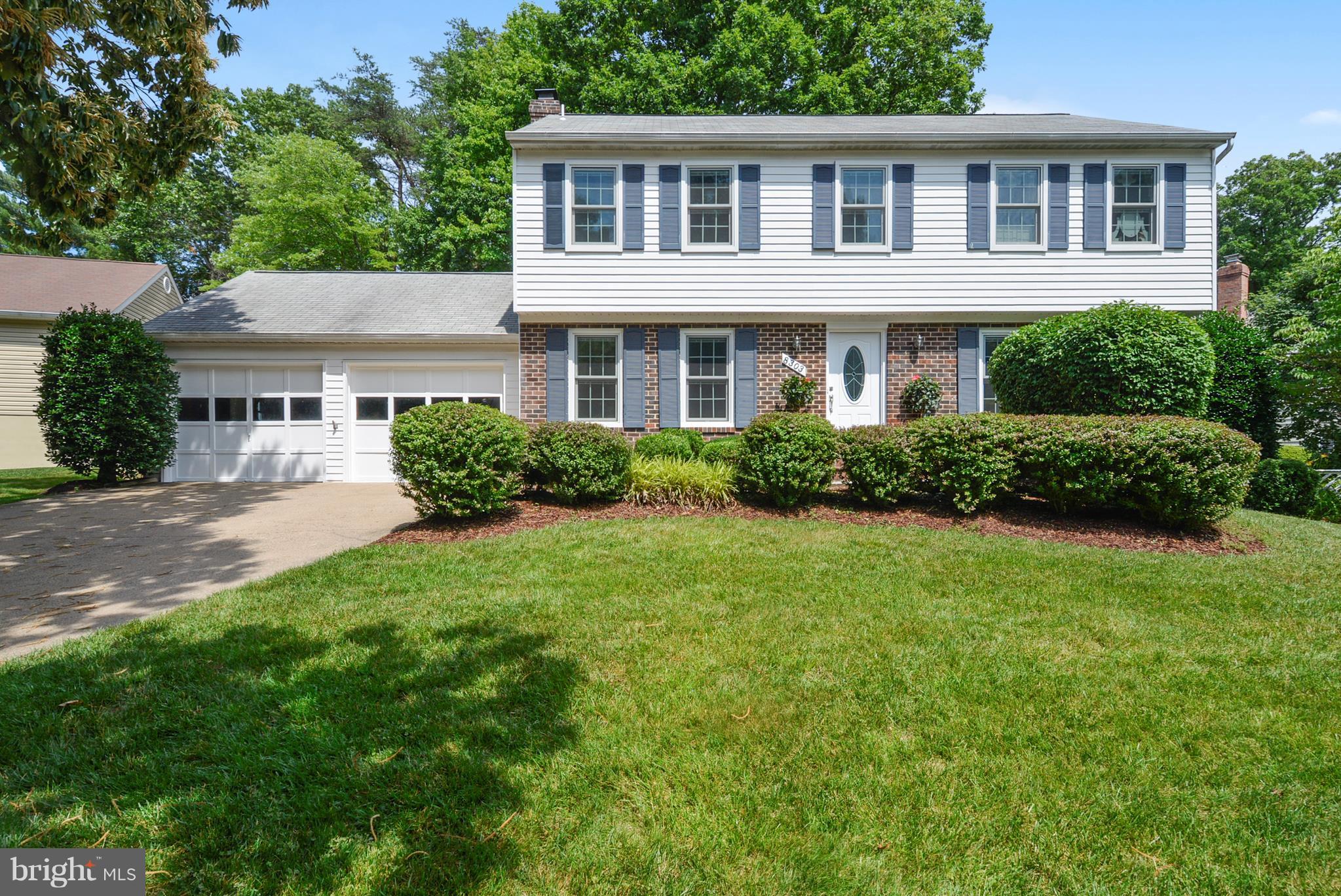 Welcome Home to Sought After Newington Forest!