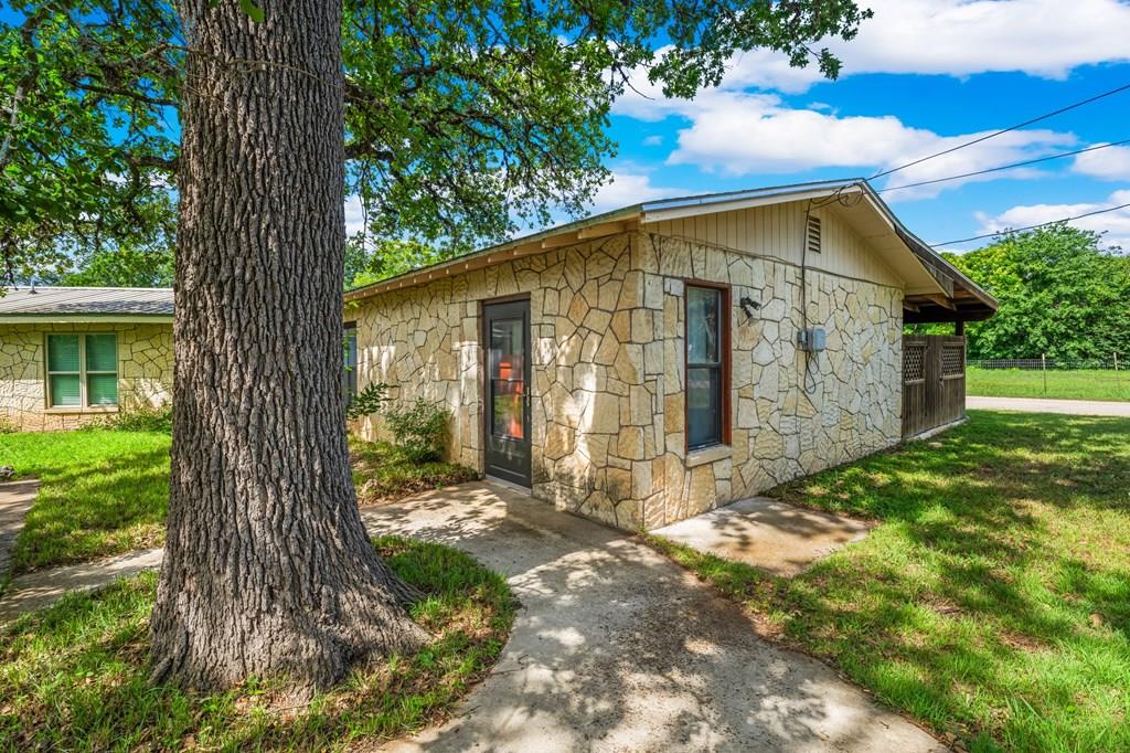 102 Ace Ranch Road East Kerrville, TX 78028 - Photo 1 of 1 Main View