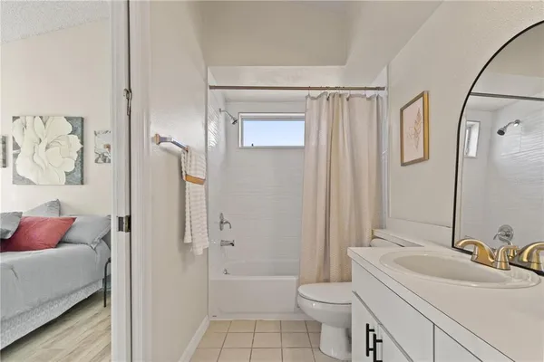 $325,000 | 603 Sand Ridge Drive, Valrico, FL 33594