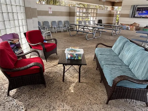 $325,000 | 603 Sand Ridge Drive, Valrico, FL 33594