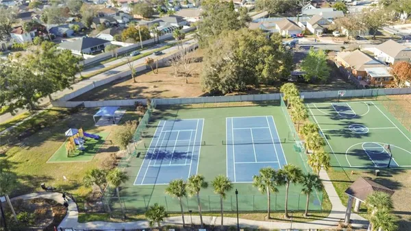 $325,000 | 603 Sand Ridge Drive, Valrico, FL 33594