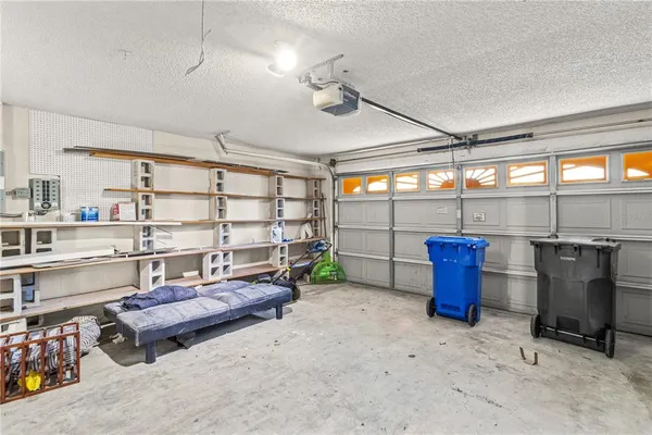 $325,000 | 603 Sand Ridge Drive, Valrico, FL 33594