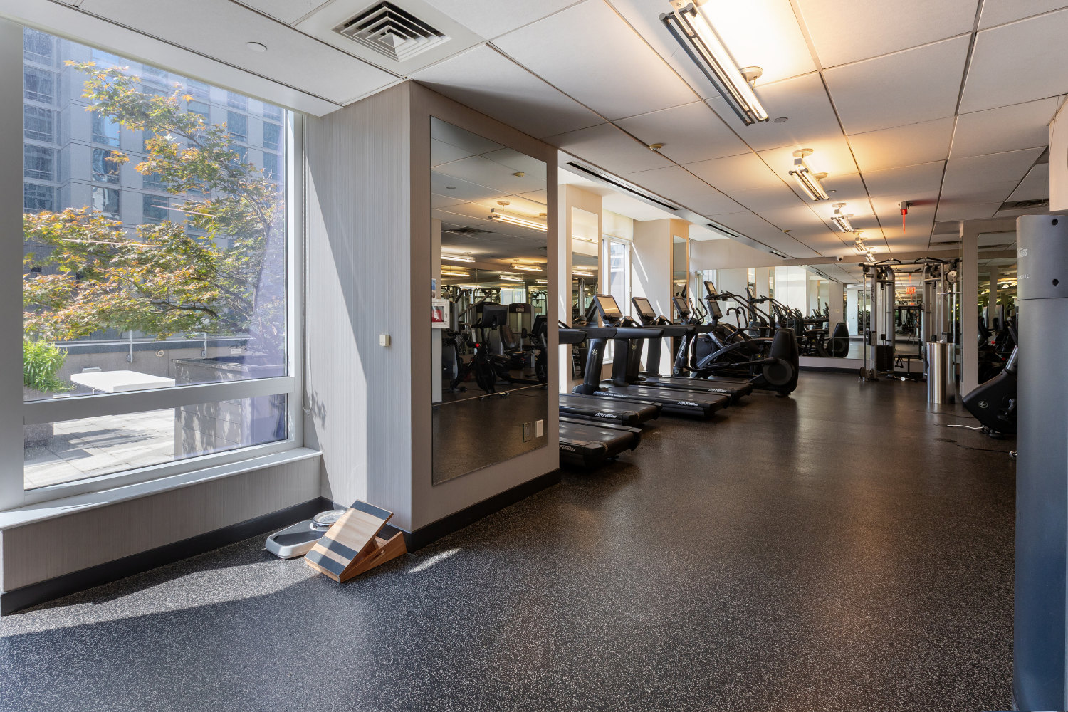 247 West 46th Street, Unit 3104 Manhattan, NY 10036 - Photo 13 of 16