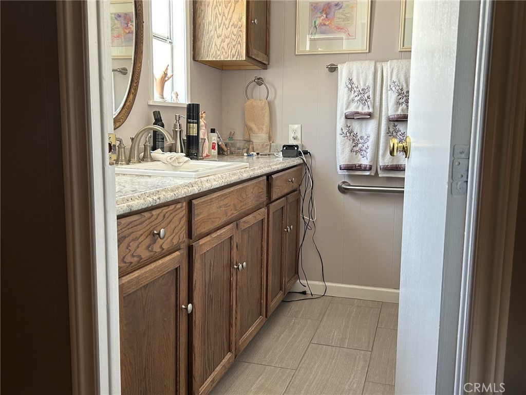 16274 Vasquez Canyon Road, Unit 45 Canyon Country, CA 91351 - Photo 5 of 15 HIGH COUNTERS