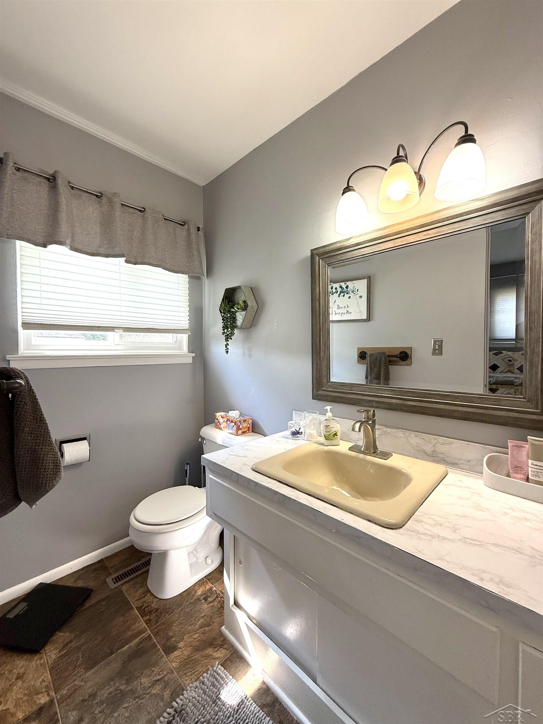 337 10th Street Sebewaing, MI 48759 - Photo 11 of 17 50183097-e8fb3844-b417-47dc-86f8-f38cd2894bbb.JPG