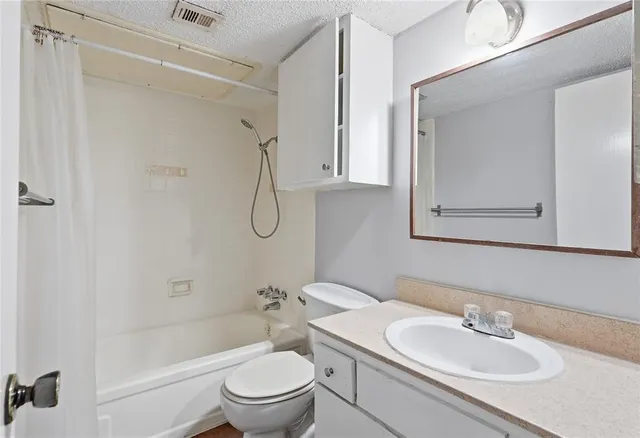 $179,000 | 4211 Holland Avenue, Unit 105, Dallas, TX 75219