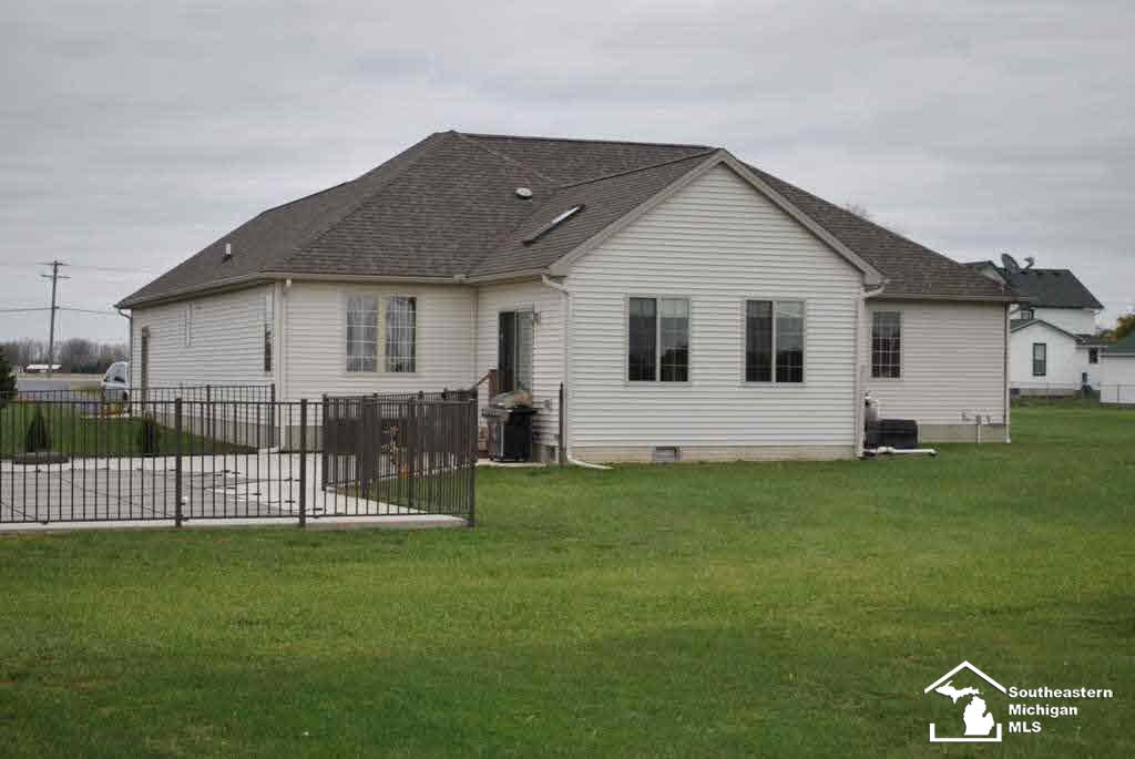 7329 South Custer Road Monroe, MI 48161 - Photo 4 of 25 Gallery Image 4