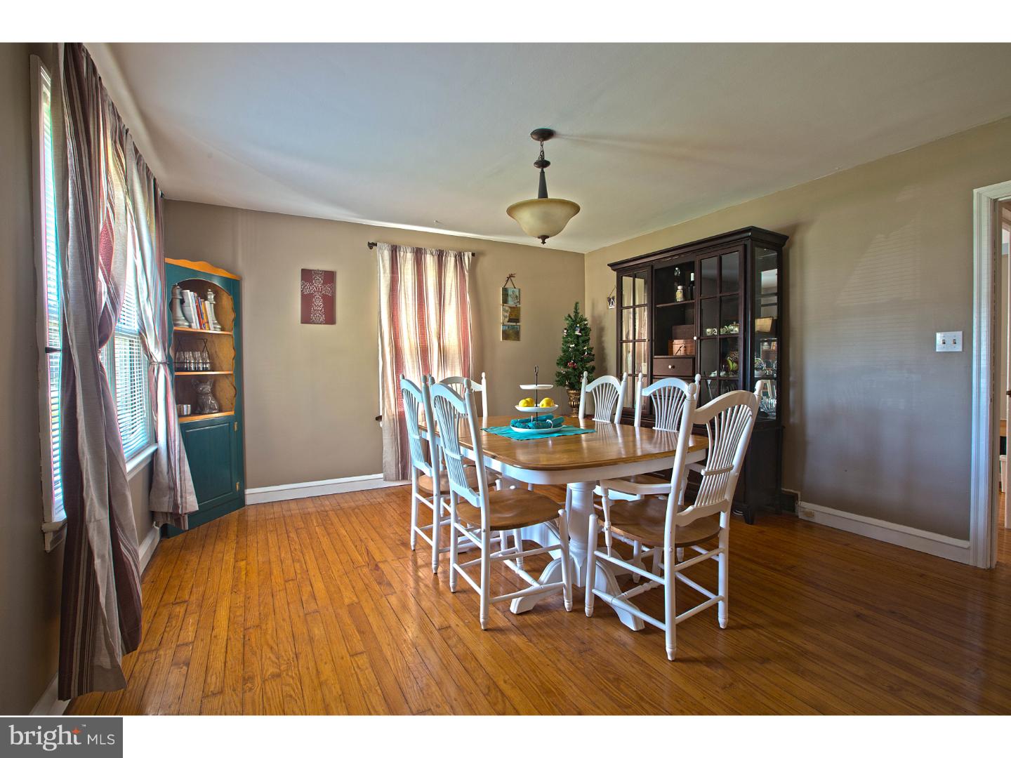 709 Filbert Street Palmyra, NJ 08065 - Photo 13 of 24 Dining Room