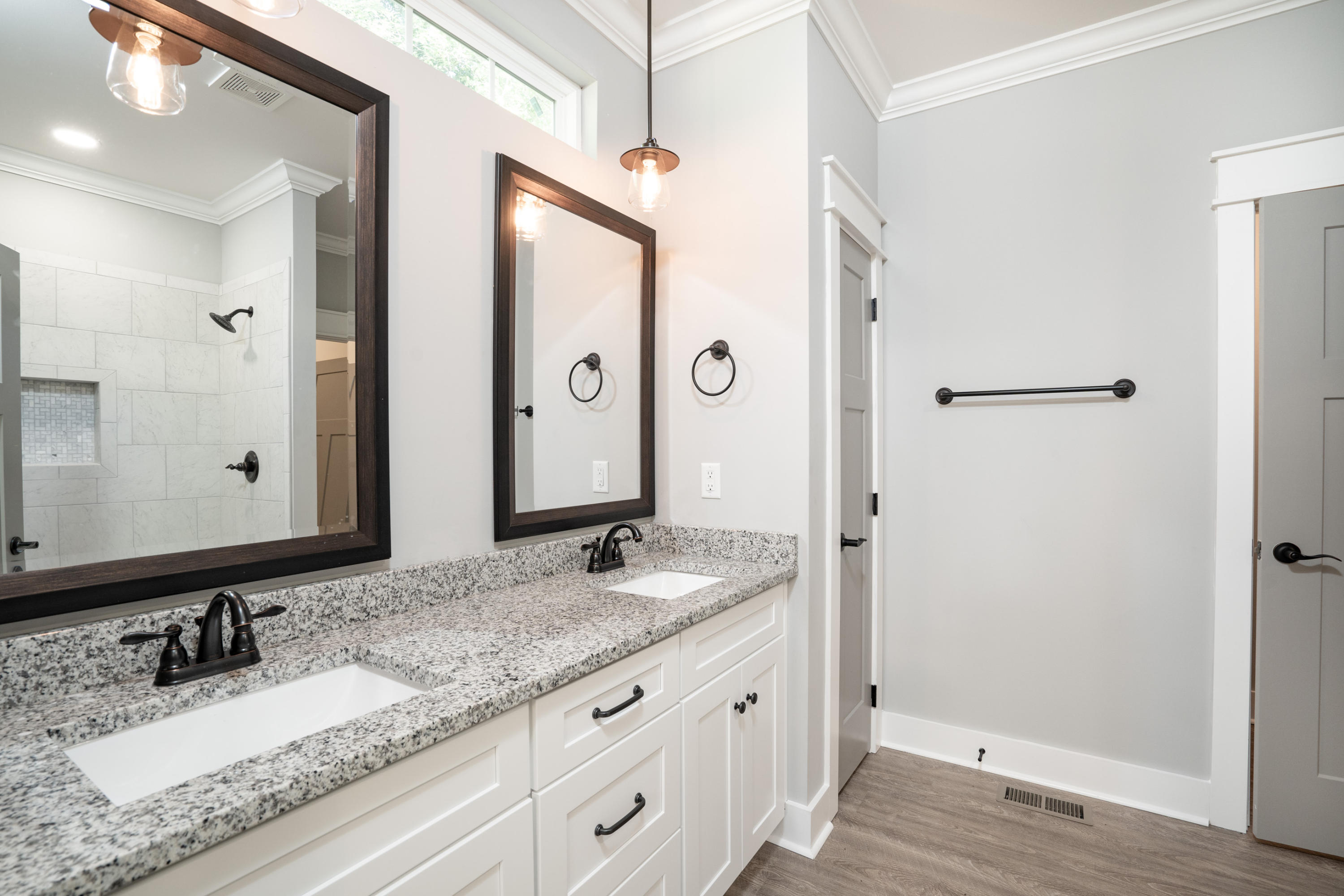 725 Pin Oak Road Ringgold, GA 30736 - Photo 21 of 38 Master Bath
