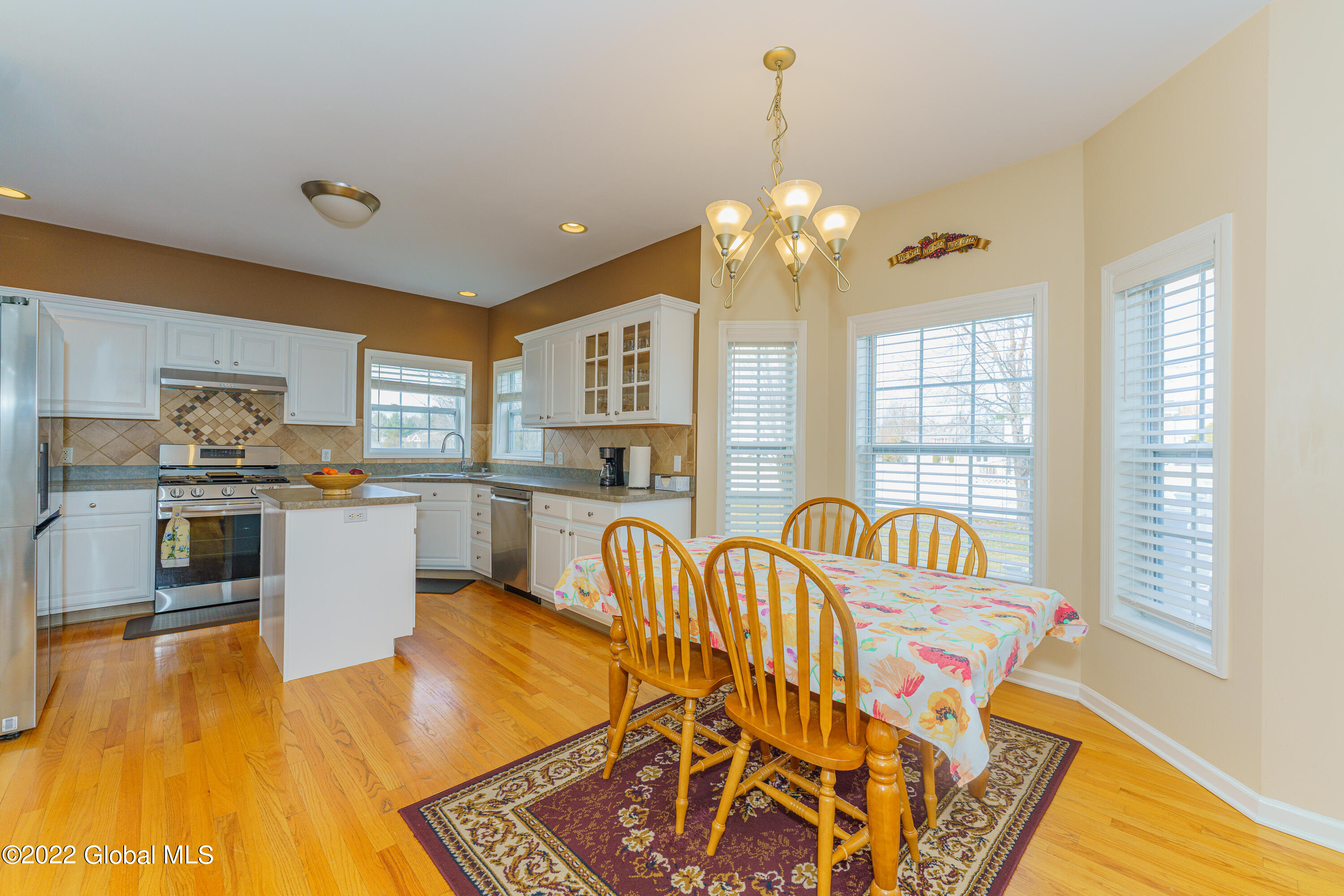 72 Blue Jay Way Rexford, NY 12148 - Photo 18 of 67 4 Kitchen 6
