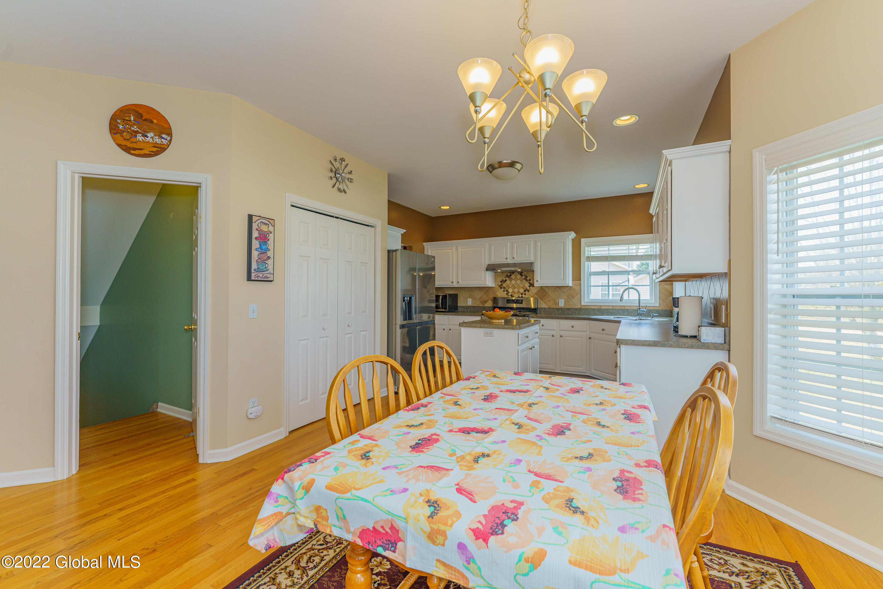 72 Blue Jay Way Rexford, NY 12148 - Photo 19 of 67 4 Kitchen 7