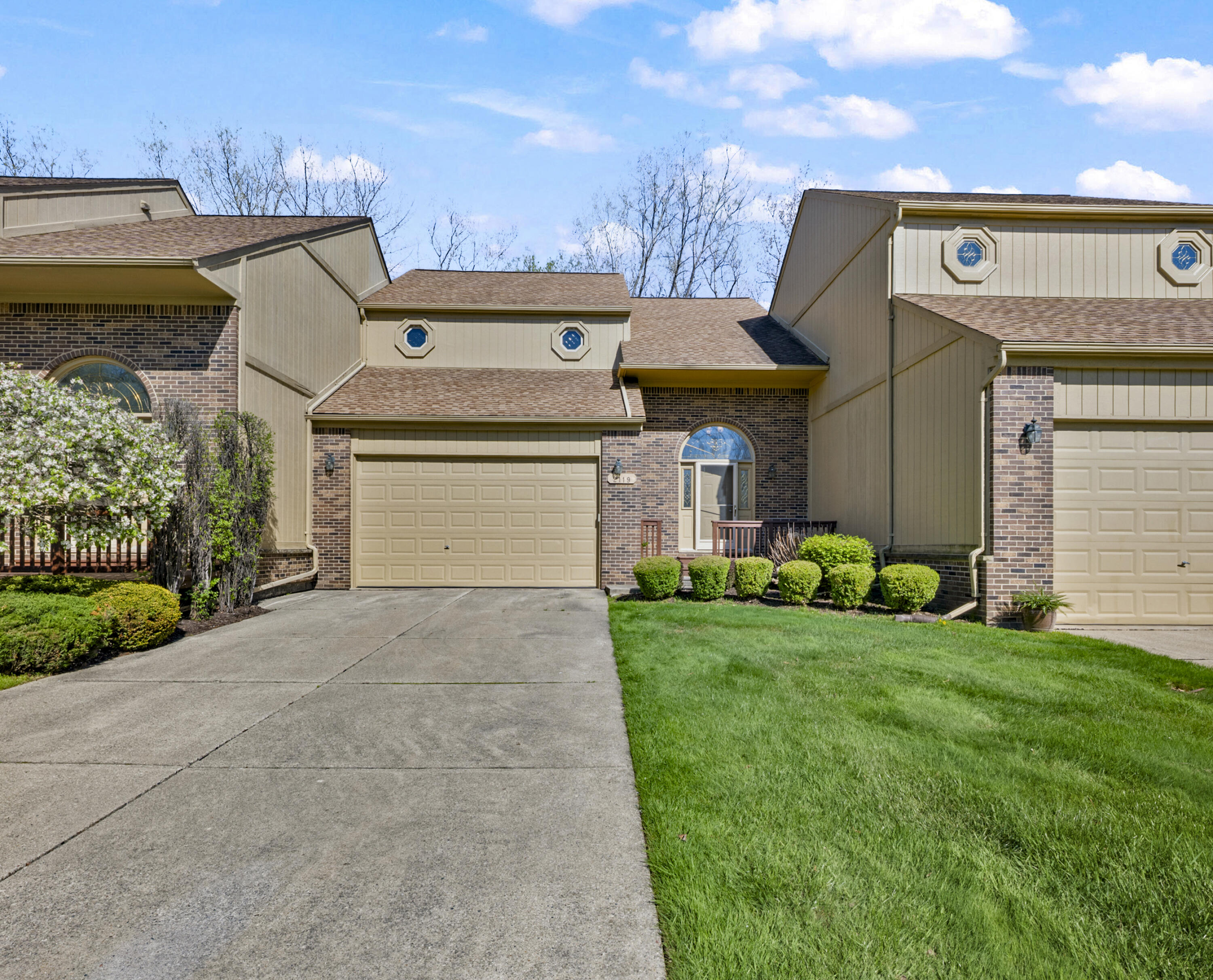 2119 Rochelle Park Drive Rochester Hills, MI 48309 - Photo 1 of 42 2119 Rochelle Park Drive