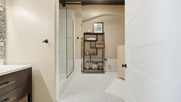 $1,997 | 1301 Market Street, Unit 209, Chattanooga, TN 37402