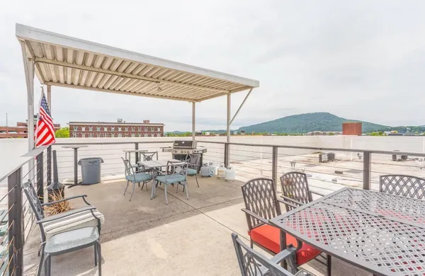 $1,997 | 1301 Market Street, Unit 209, Chattanooga, TN 37402