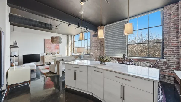 $1,997 | 1301 Market Street, Unit 209, Chattanooga, TN 37402