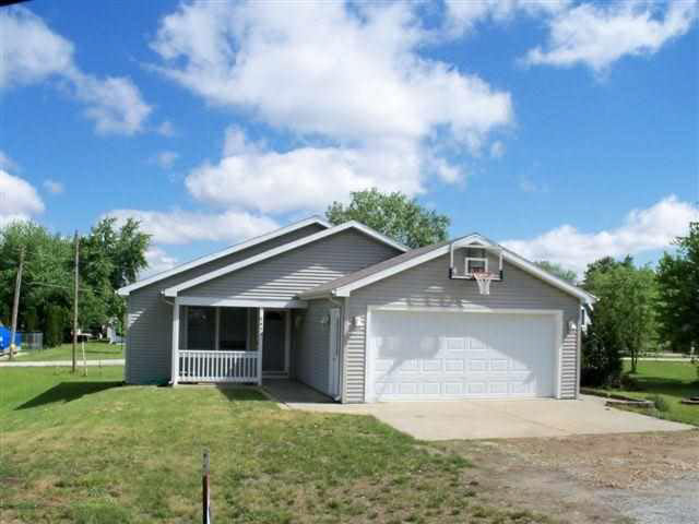 8454 East Hatchery Road Syracuse, IN 46567 - Photo 1 of 21 Gallery Image 1