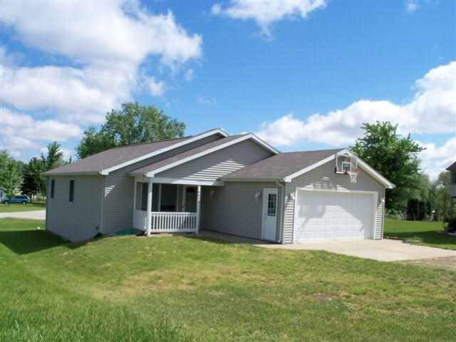 8454 East Hatchery Road Syracuse, IN 46567 - Photo 2 of 21 Gallery Image 2