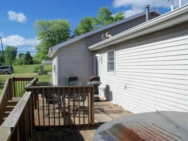 8454 East Hatchery Road Syracuse, IN 46567 - Photo 12 of 21 Gallery Image 12