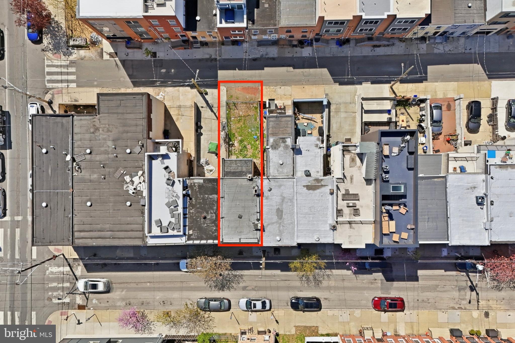 2010 Ellsworth Street Philadelphia, PA 19146 - Photo 2 of 25 Lot Size 16x 65 . room to expand.