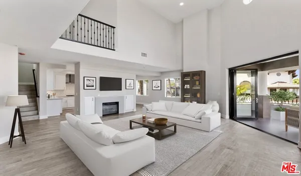 $8,732 | 6280 West 3rd Street, Unit 412, Los Angeles, CA 90036