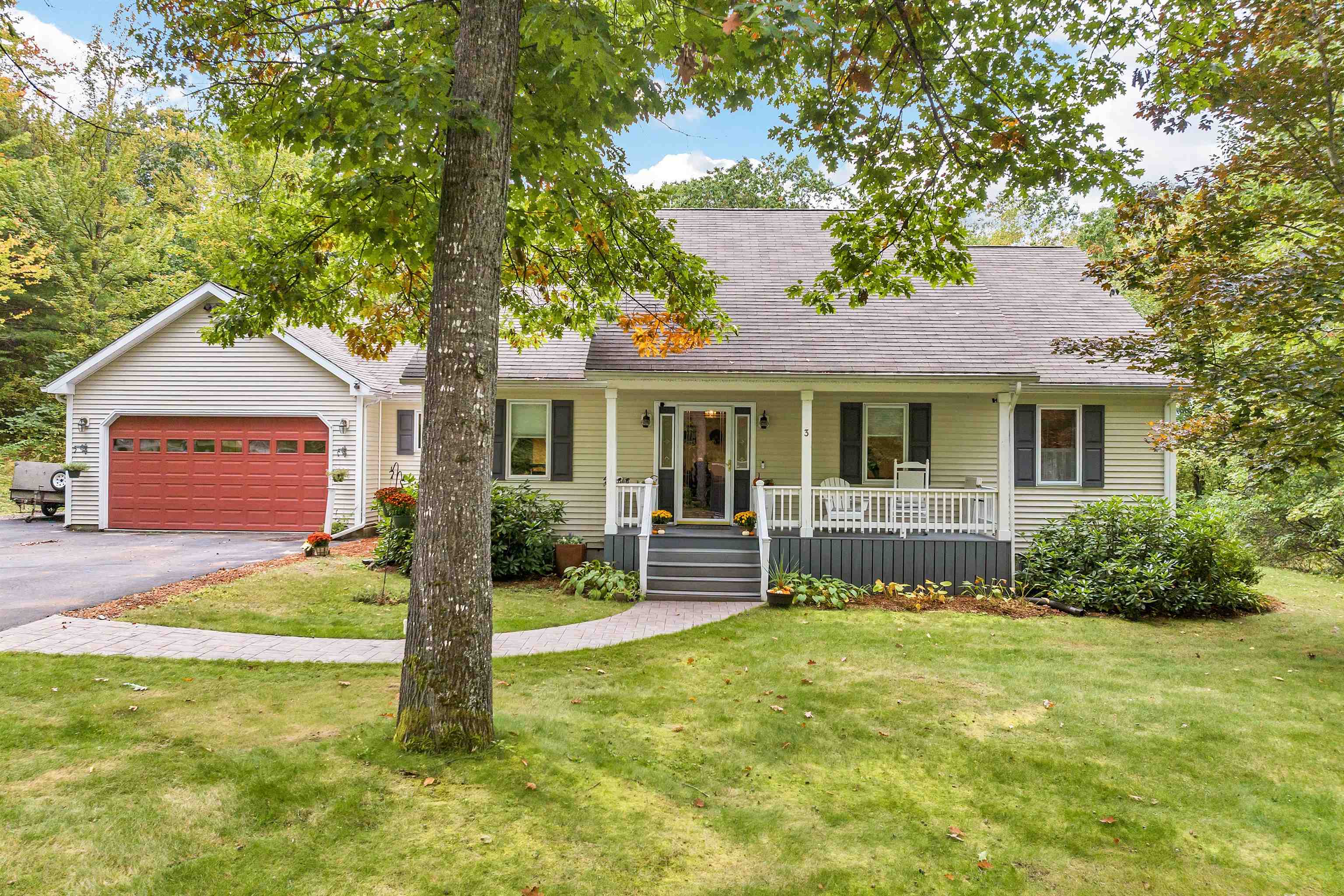 3 Schoolhouse Road Tuftonboro, NH 03816 - Photo 1 of 40 Gallery Image 1