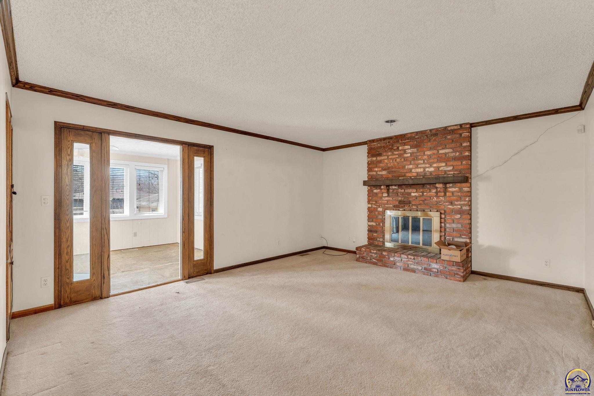 3131 Southwest Belle Avenue Topeka, KS 66614 - Photo 12 of 40