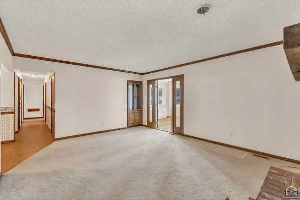 $260,000 | 3131 Southwest Belle Avenue, Topeka, KS 66614