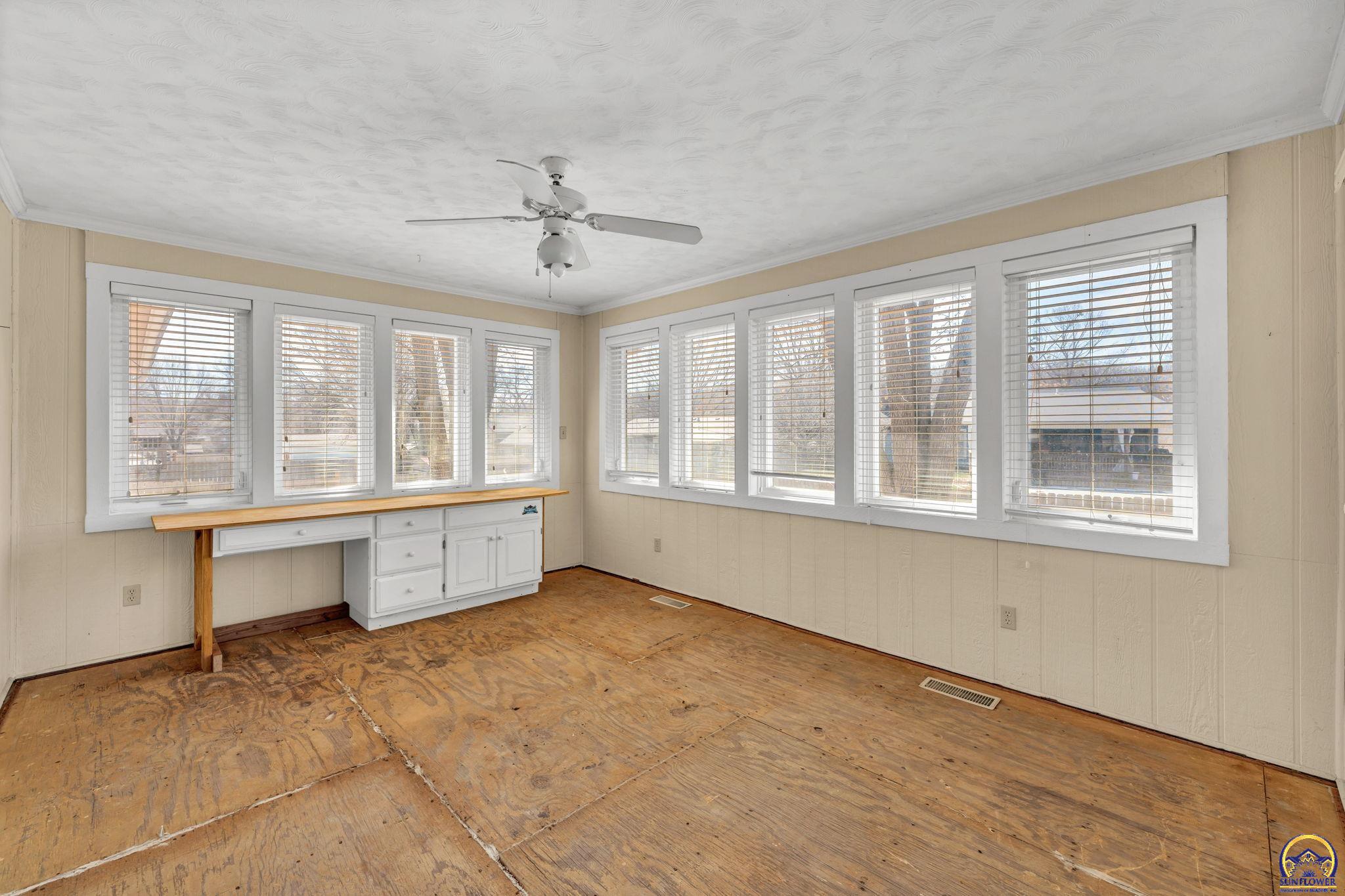 3131 Southwest Belle Avenue Topeka, KS 66614 - Photo 14 of 40