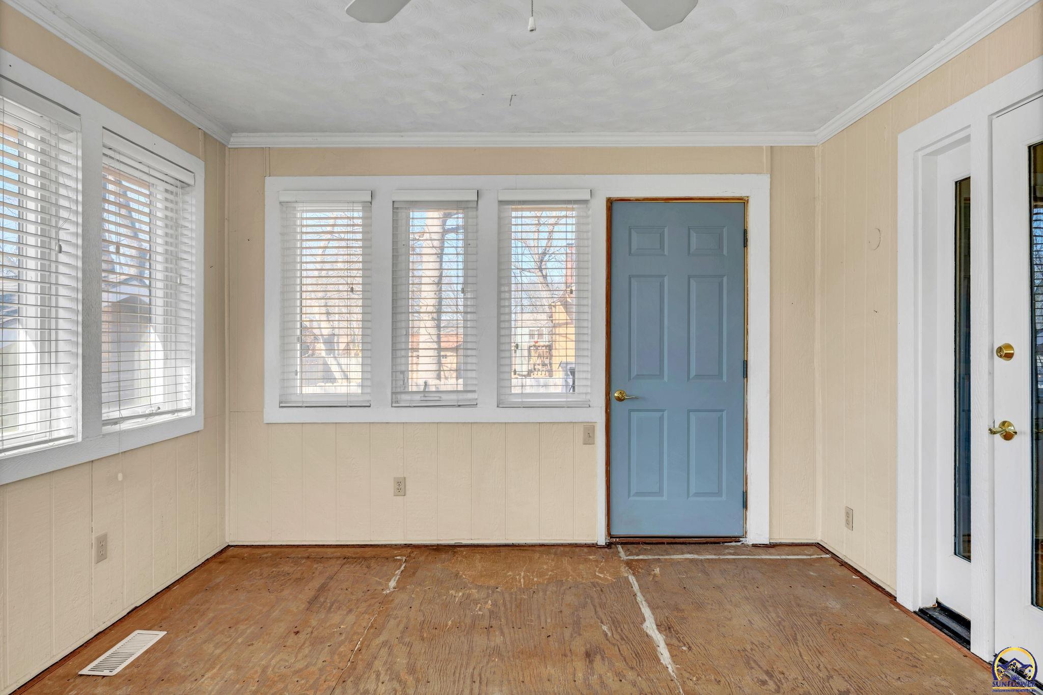 3131 Southwest Belle Avenue Topeka, KS 66614 - Photo 15 of 40