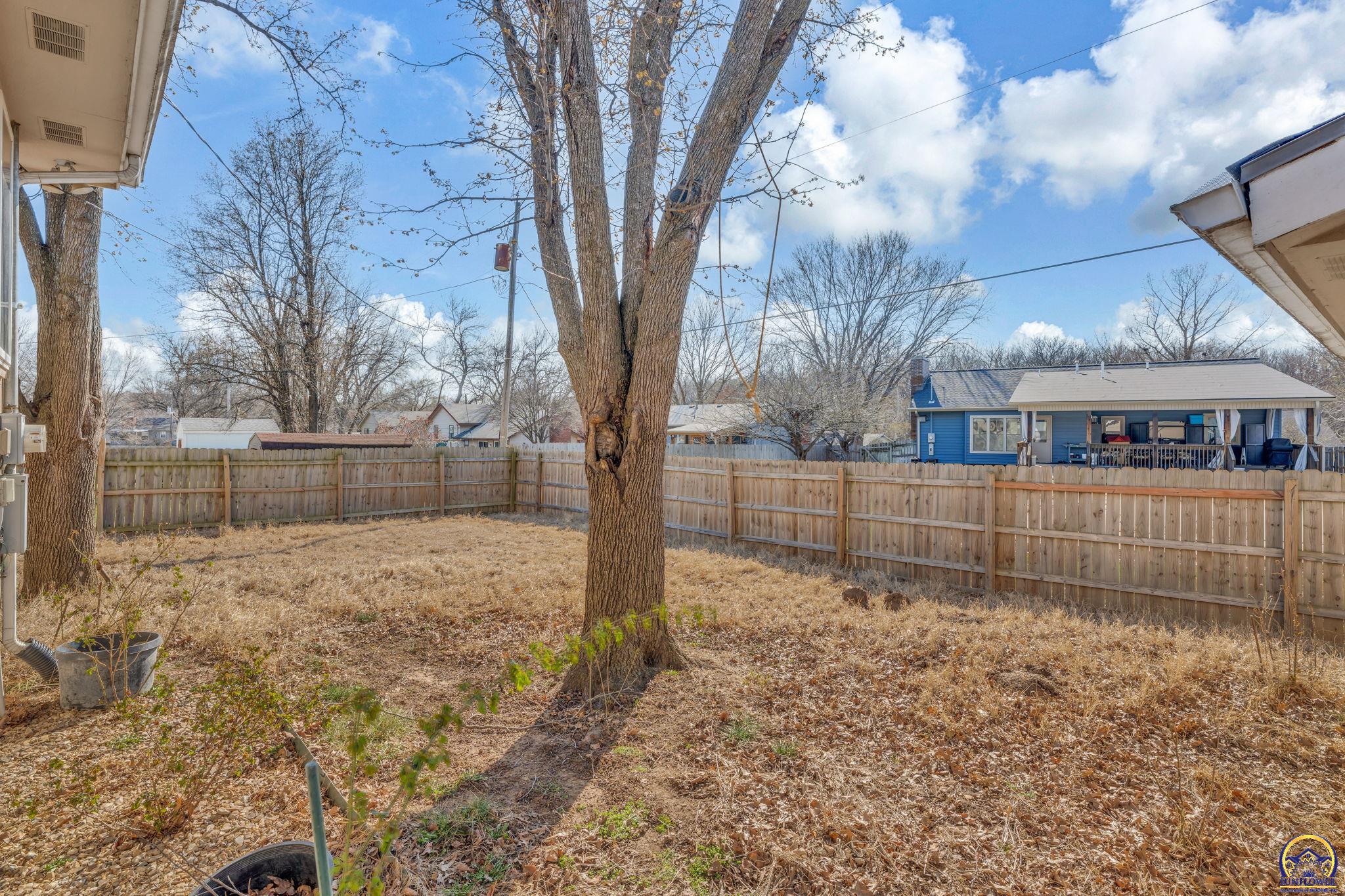 3131 Southwest Belle Avenue Topeka, KS 66614 - Photo 35 of 40