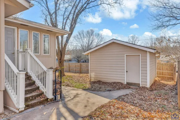 $260,000 | 3131 Southwest Belle Avenue, Topeka, KS 66614