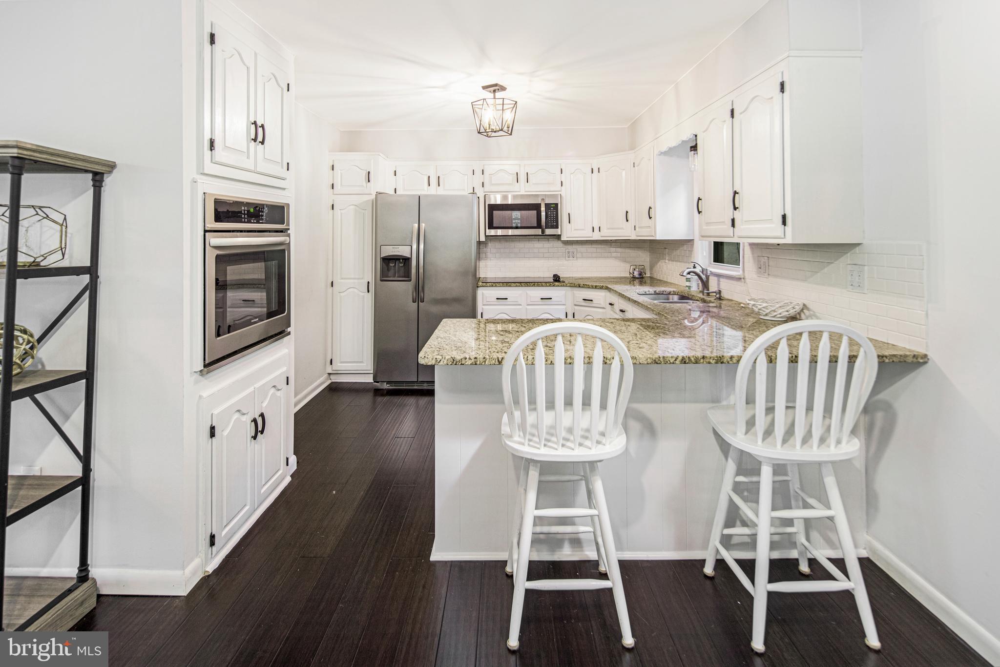 15403 Falling Waters Road Williamsport, MD 21795 - Photo 7 of 23 Modern farmhouse kitchen