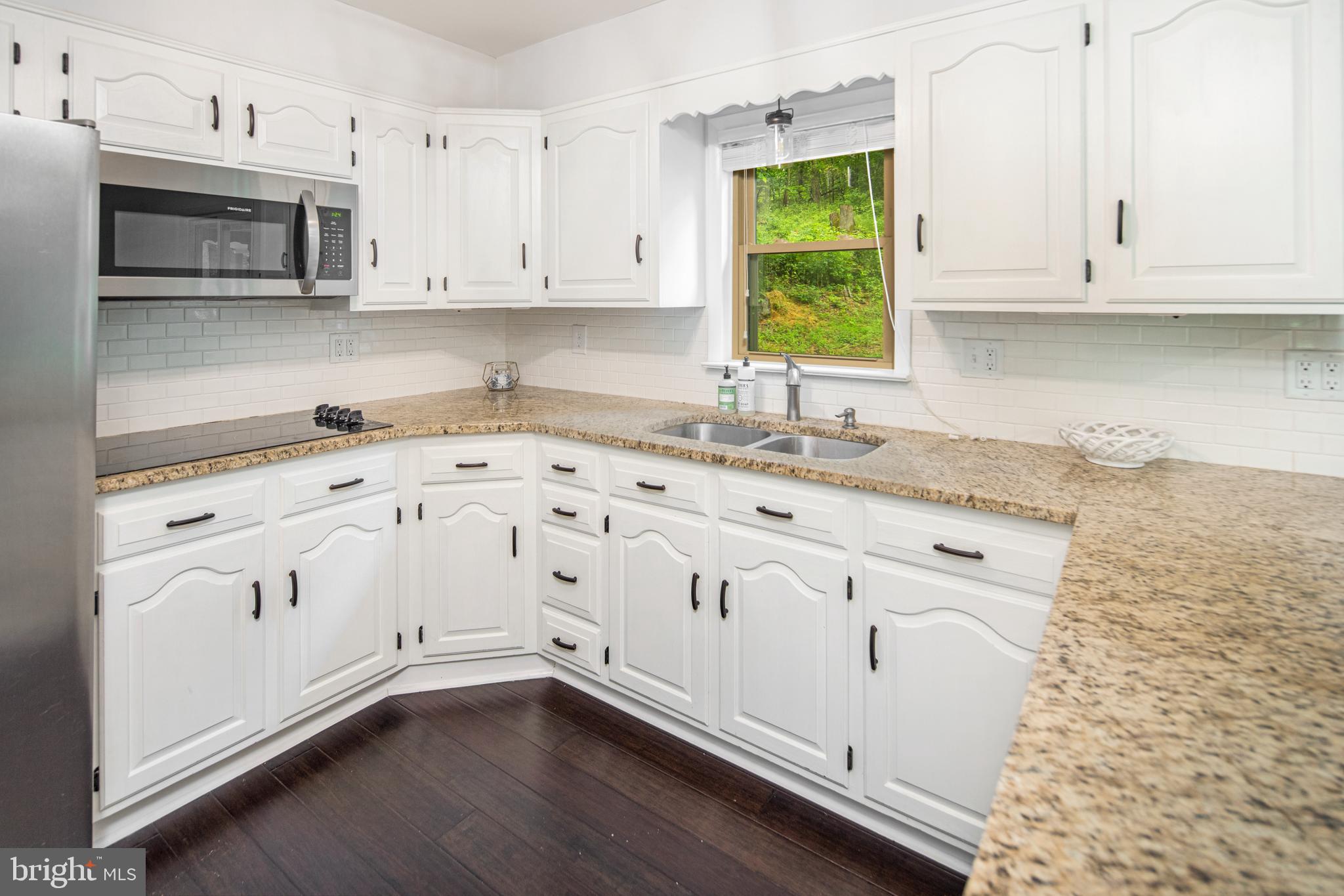 15403 Falling Waters Road Williamsport, MD 21795 - Photo 8 of 23 Character throughout kitchen