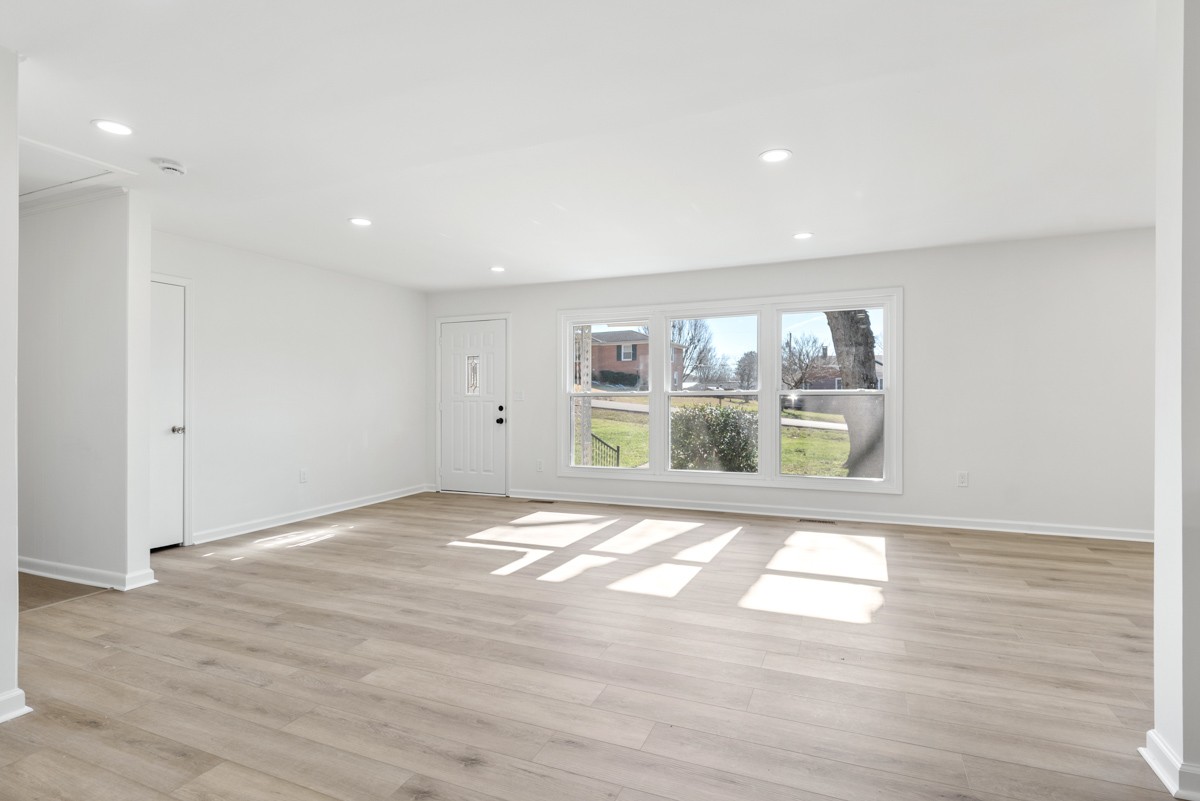 201 Porter Circle Columbia, TN 38401 - Photo 5 of 48