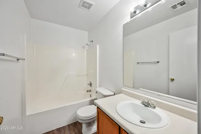 $2,200 | 625 South Heritage Drive, Gilbert, AZ 85296