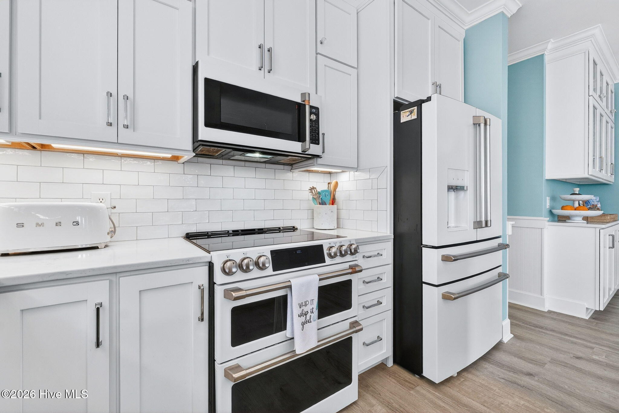 411 27th Street, Unit B Sunset Beach, NC 28468 - Photo 15 of 43 Double Oven