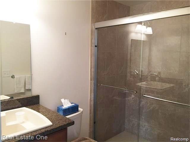 644 Mountain Circle Rochester, MI 48306 - Photo 16 of 18 Second Bath.jpg