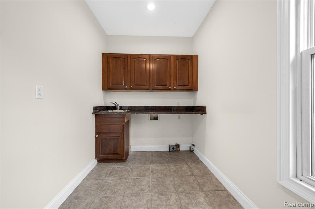 25977 Power Road Farmington, MI 48336 - Photo 13 of 35