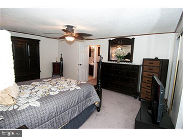 3230 Lester Road Philadelphia, PA 19154 - Photo 12 of 25 Bedroom - Main