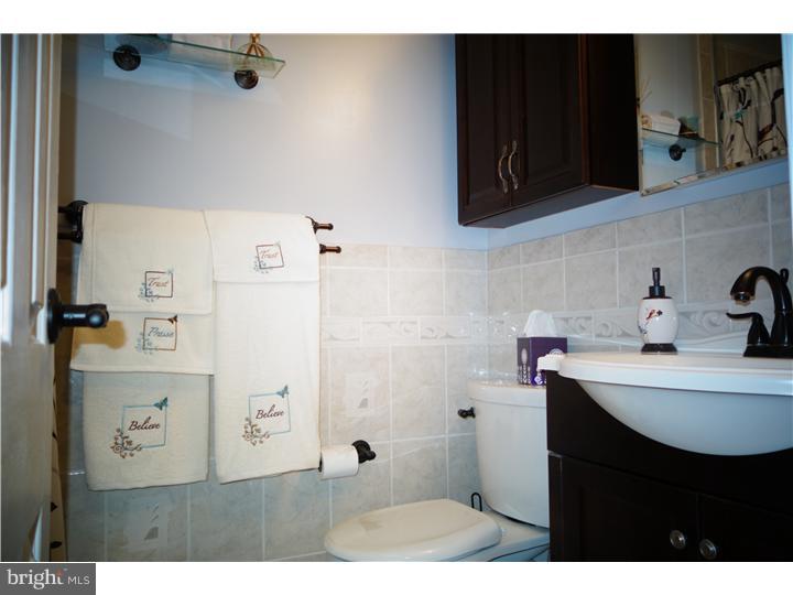 3230 Lester Road Philadelphia, PA 19154 - Photo 17 of 25 Bathroom