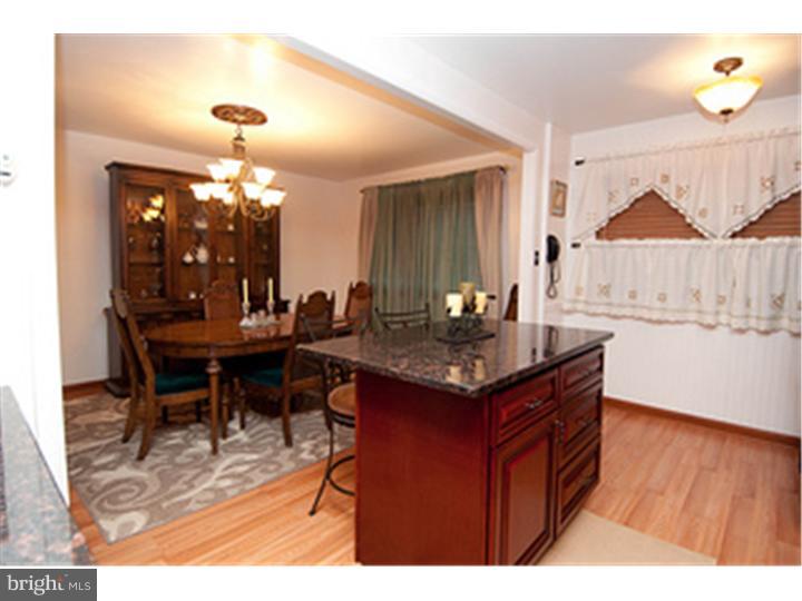 3230 Lester Road Philadelphia, PA 19154 - Photo 8 of 25 Kitchen