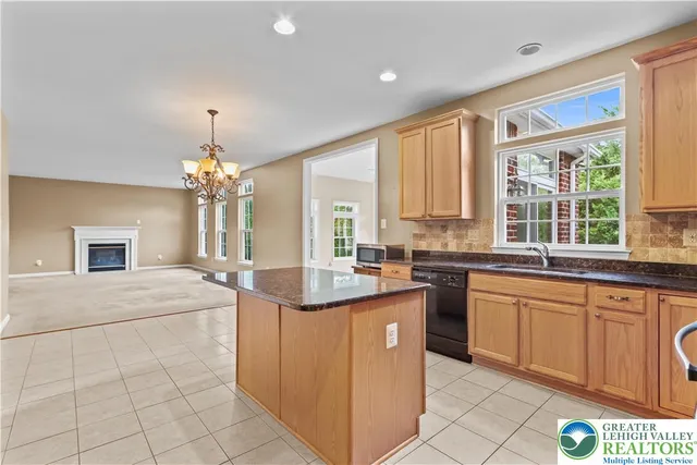 $675,000 | 3275 West Fairview Street, Allentown, PA 18104