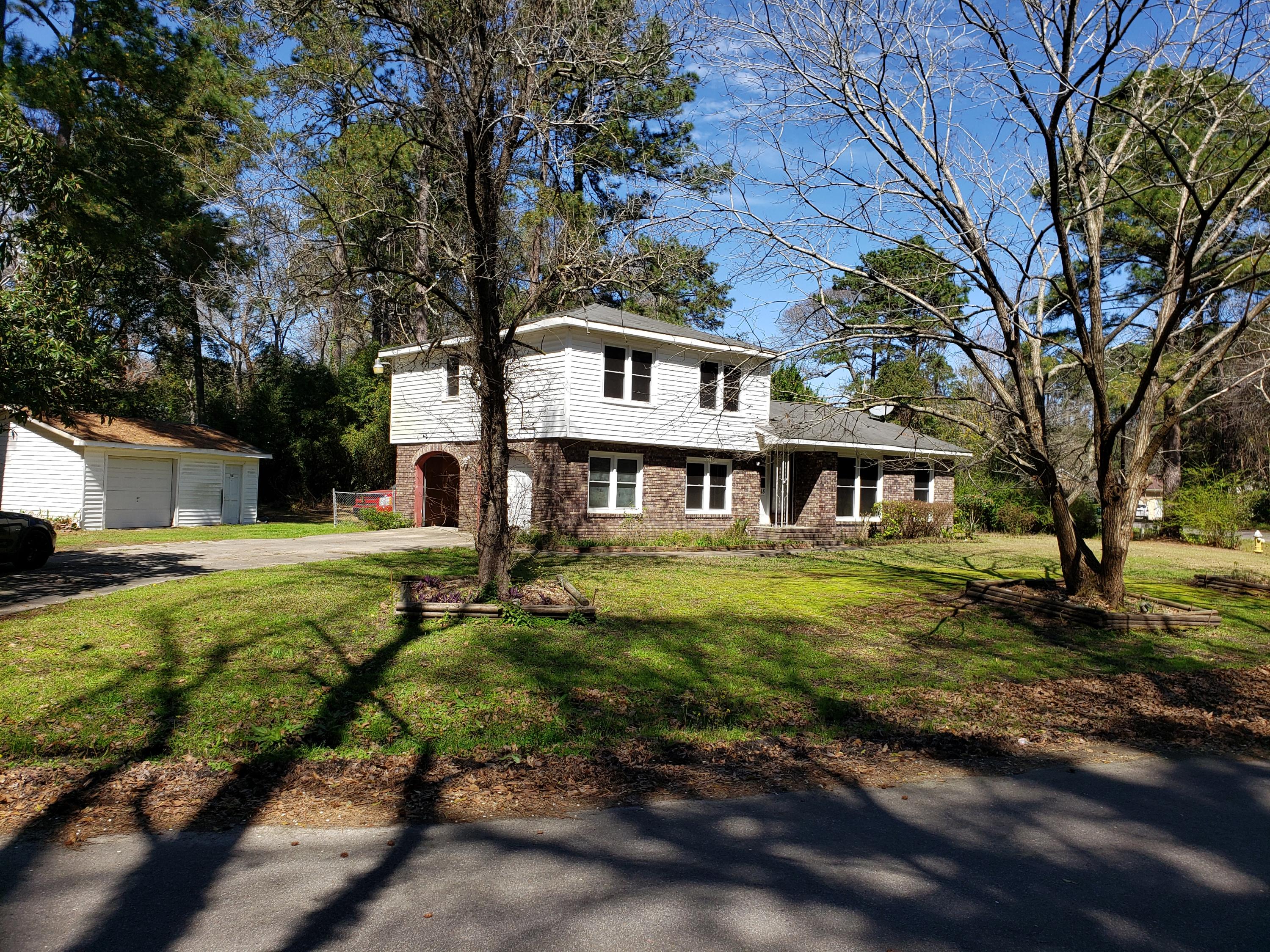 118 Spring Street Summerville, SC 29485 - Photo 2 of 35 20190307_131837(1)