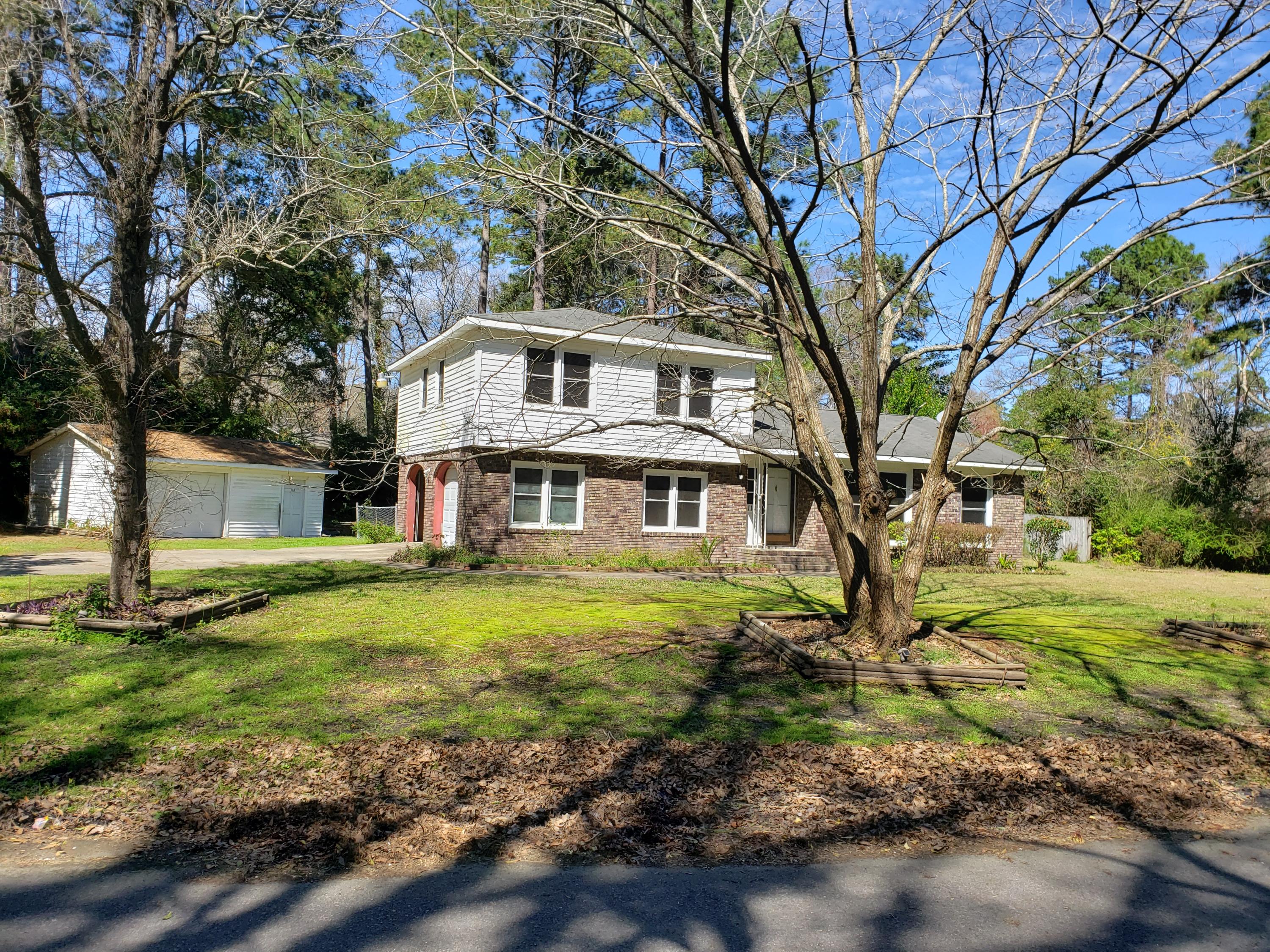 118 Spring Street Summerville, SC 29485 - Photo 4 of 35 20190307_131856