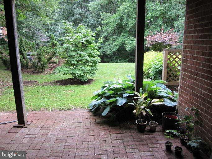 2183 Pond View Court Reston, VA 20191 - Photo 4 of 14 Beautiful Location!