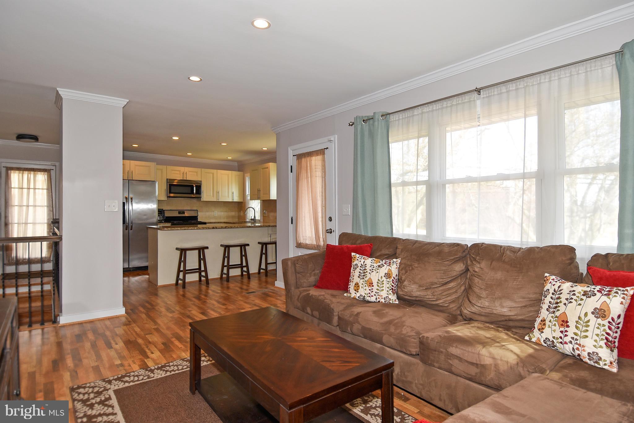 7432 Muncaster Mill Road Gaithersburg, MD 20877 - Photo 2 of 30 Living Room