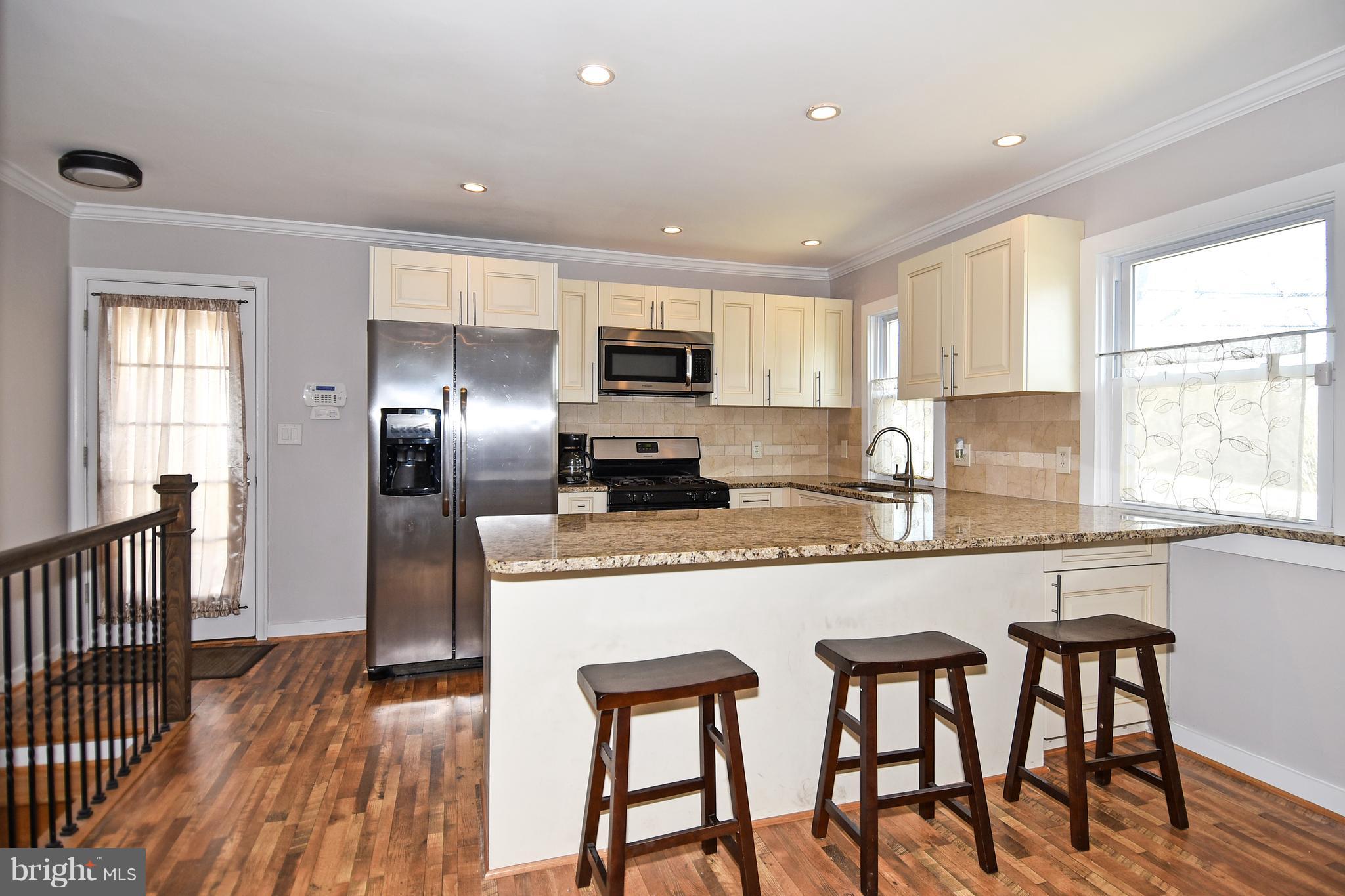 7432 Muncaster Mill Road Gaithersburg, MD 20877 - Photo 4 of 30 Kitchen
