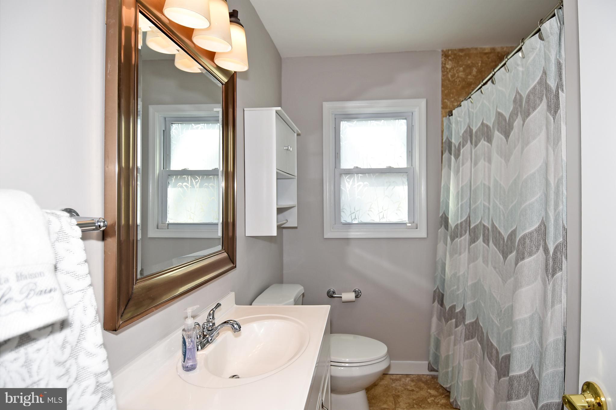 7432 Muncaster Mill Road Gaithersburg, MD 20877 - Photo 10 of 30 Bath
