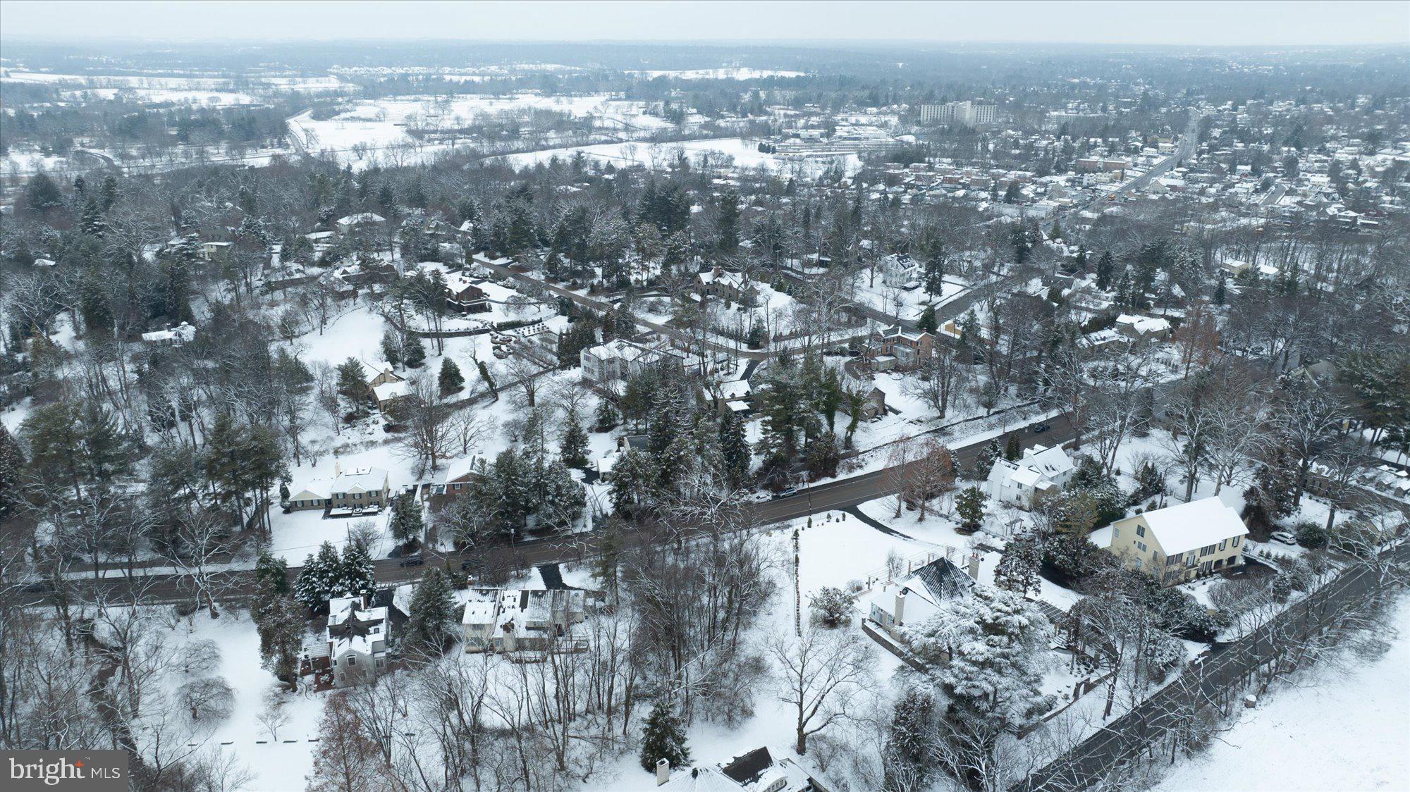 180 East Hillcrest Avenue Philadelphia, PA 19118 - Photo 9 of 32